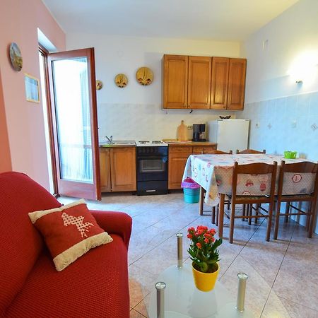Apartments Drago Малинска Экстерьер фото