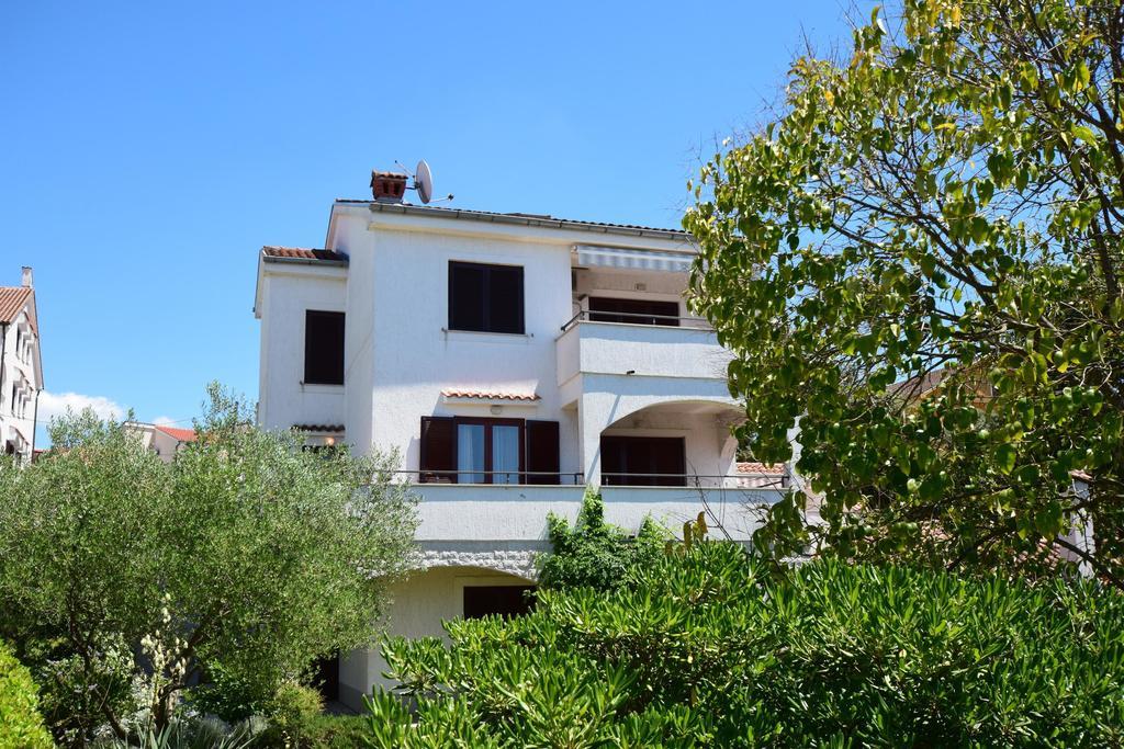 Apartments Drago Малинска Экстерьер фото