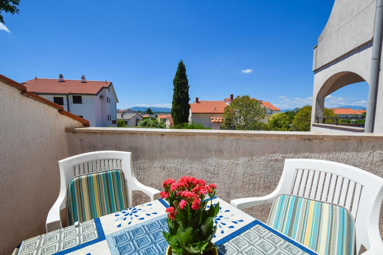 Apartments Drago Малинска Экстерьер фото