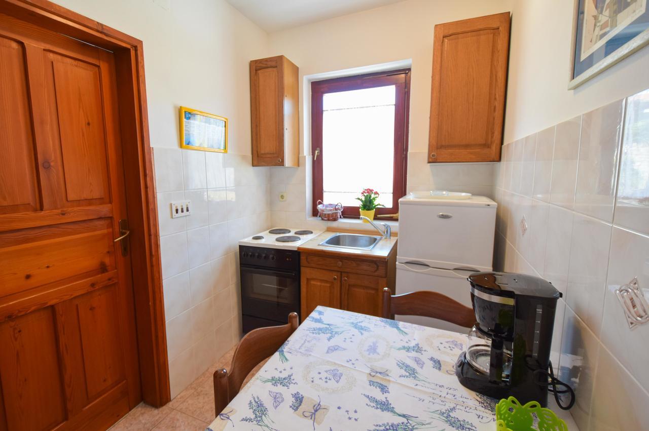 Apartments Drago Малинска Экстерьер фото