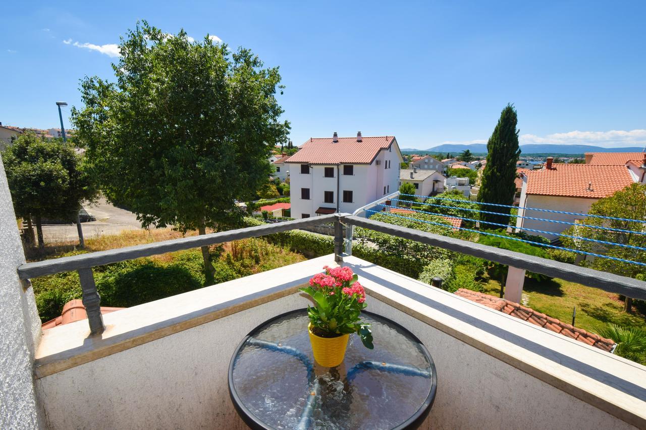 Apartments Drago Малинска Экстерьер фото