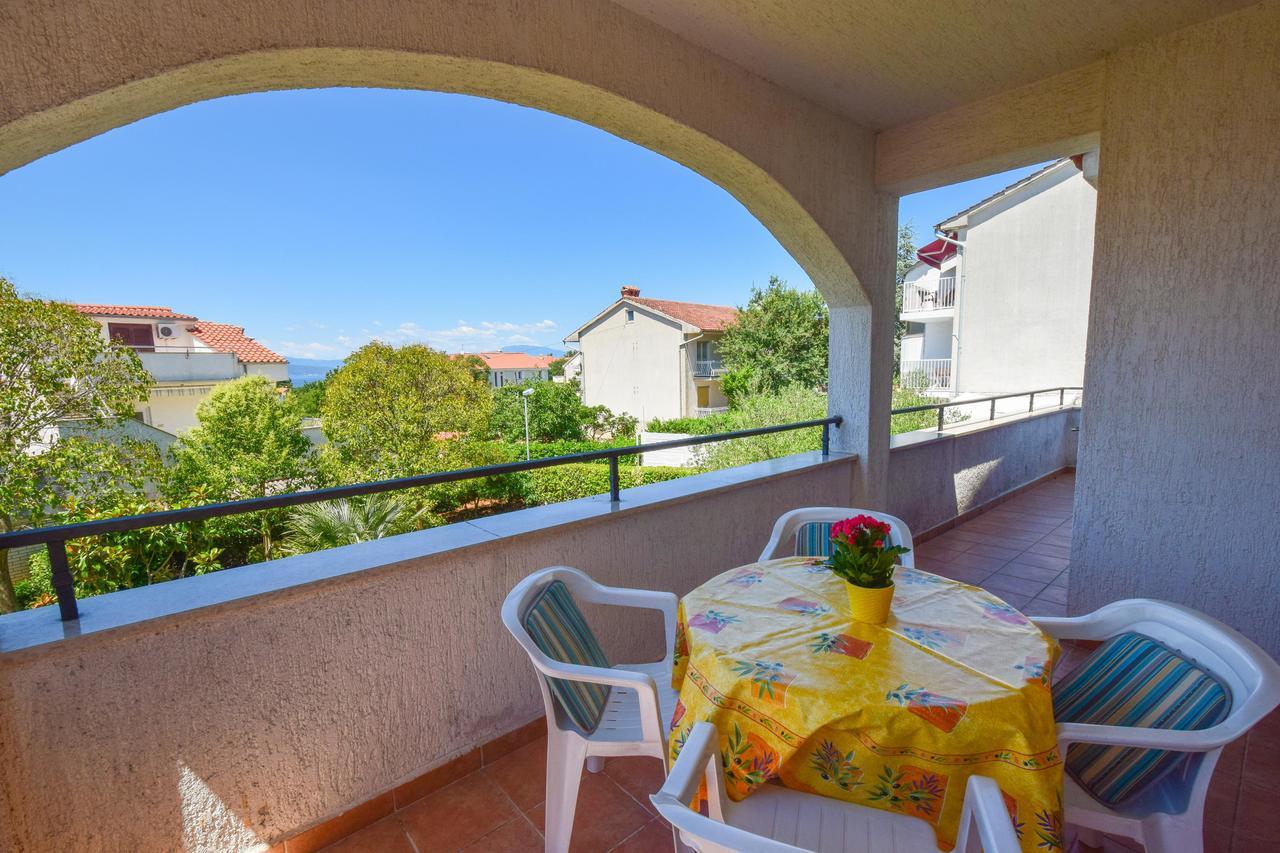 Apartments Drago Малинска Экстерьер фото