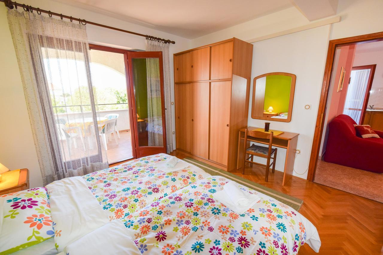 Apartments Drago Малинска Экстерьер фото