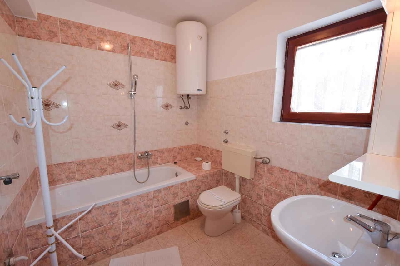 Apartments Drago Малинска Экстерьер фото