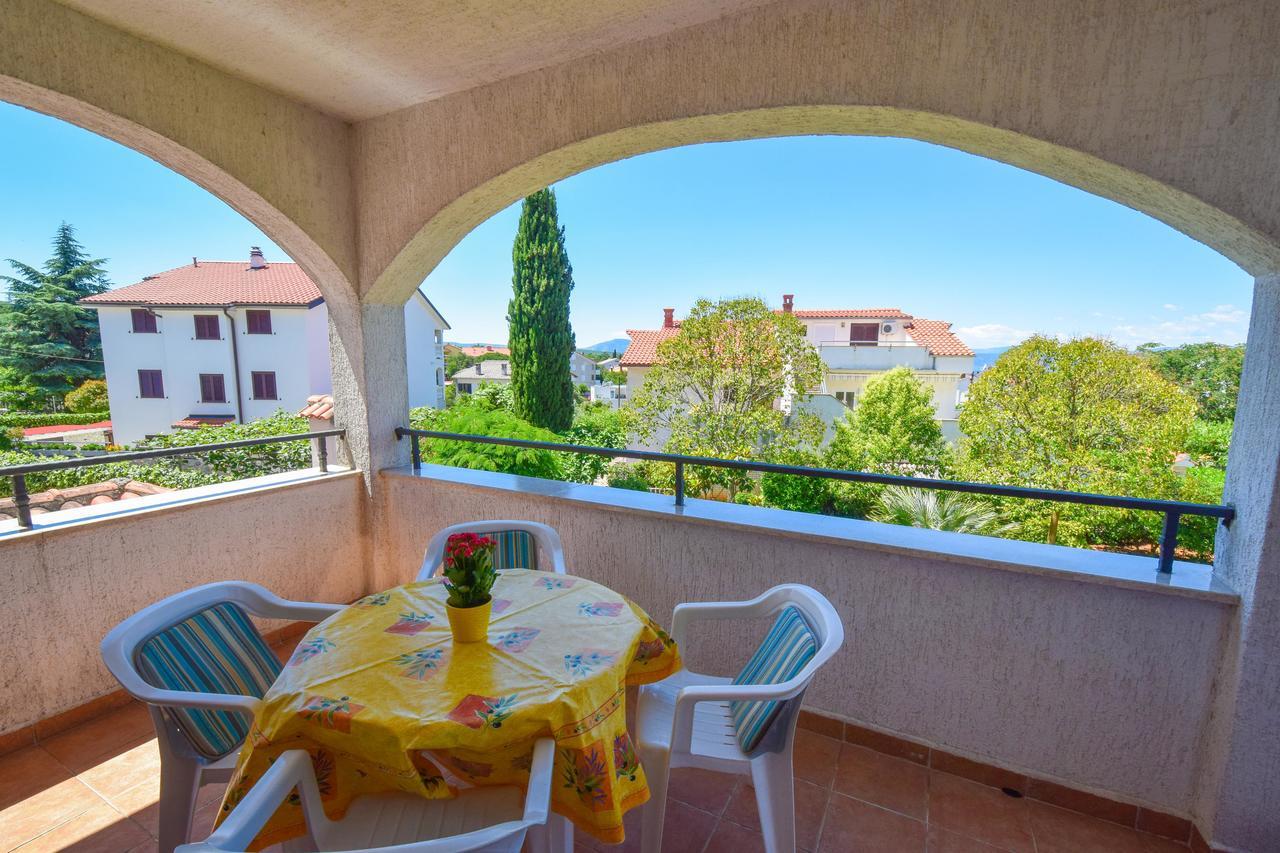 Apartments Drago Малинска Экстерьер фото
