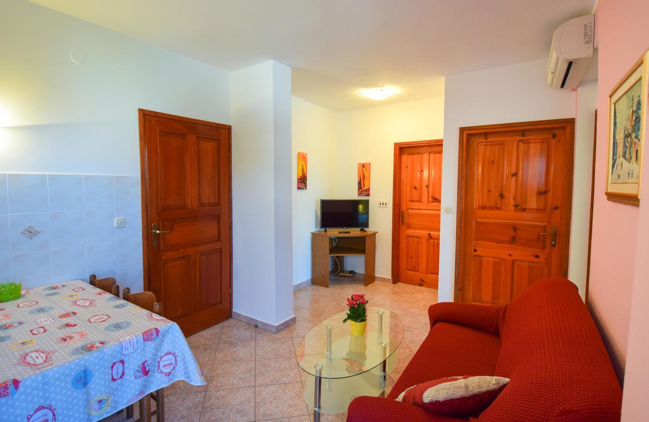 Apartments Drago Малинска Экстерьер фото