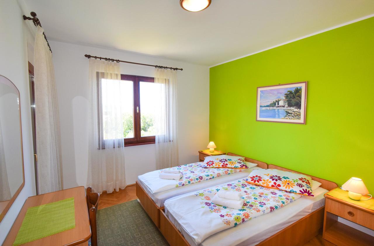 Apartments Drago Малинска Экстерьер фото